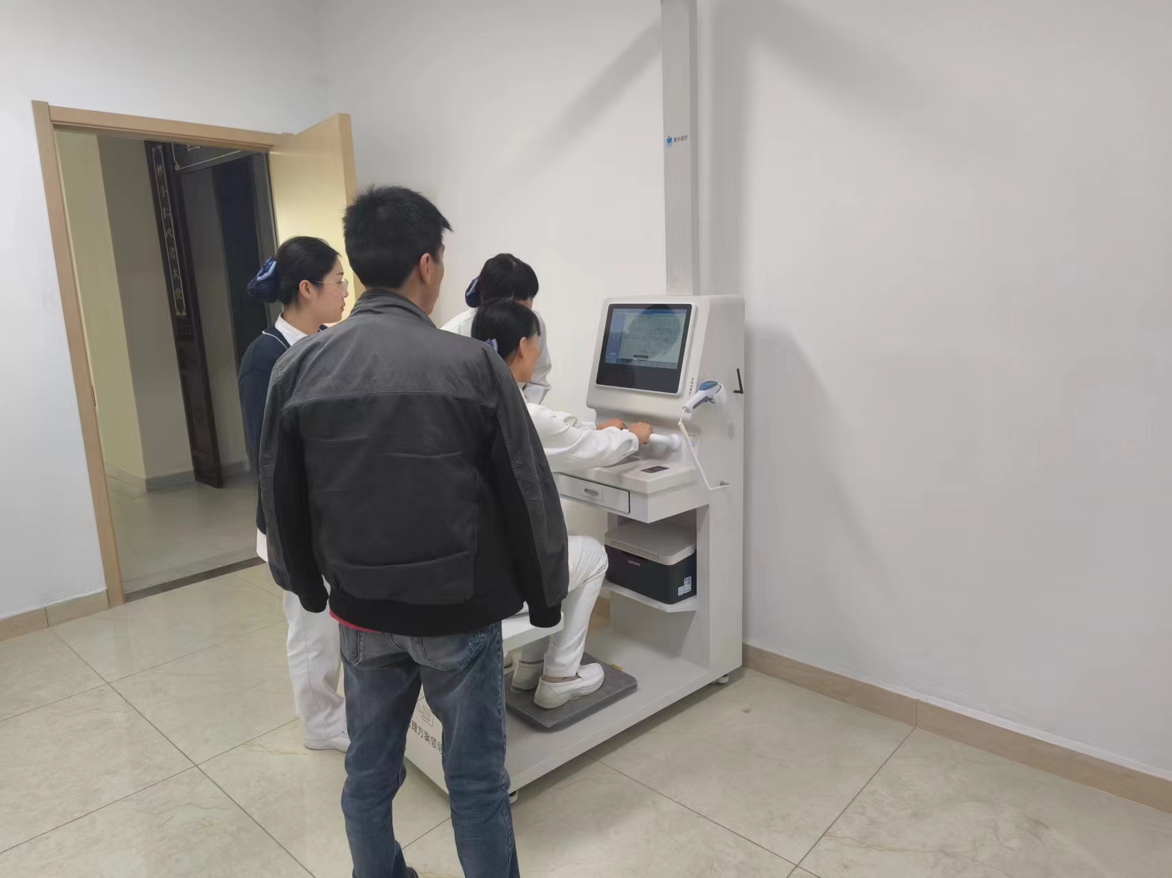 智能健康管理新趨勢:解碼健康小屋一體機的核心價值與應用場景 智能健康管理新趨勢:解碼健康小屋一體機的核心價值與應用場景